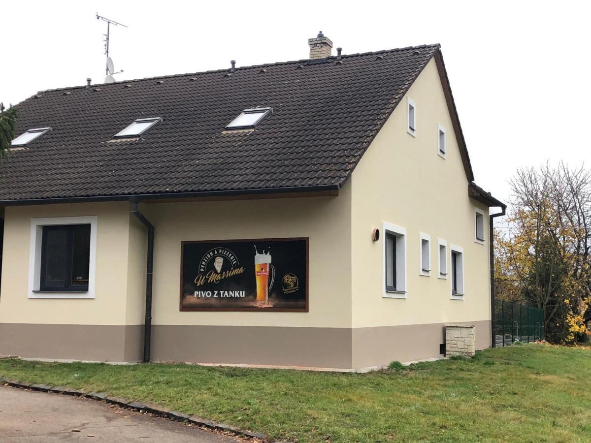 Penzion&Pizzerie U Massima Vyškov Dış mekan fotoğraf